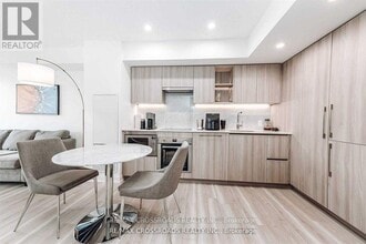 17-1517 Bathurst St in Toronto, ON - Building Photo - Building Photo
