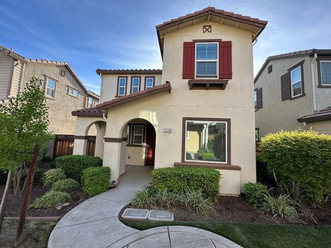 property at 1039 S Fowler Ln