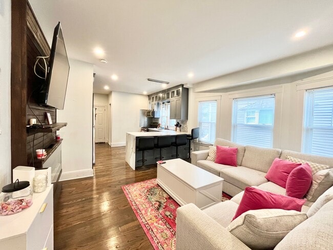 220 Faneuil St, Unit 1