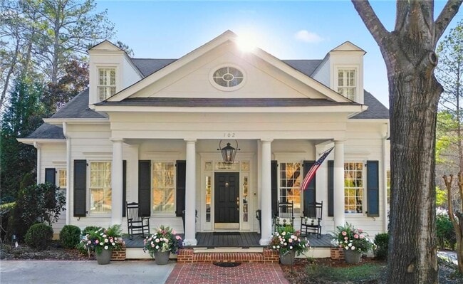 property at 102 N Cove Dr