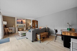 111 1st Ct in Palm Beach Gardens, FL - Building Photo - Building Photo