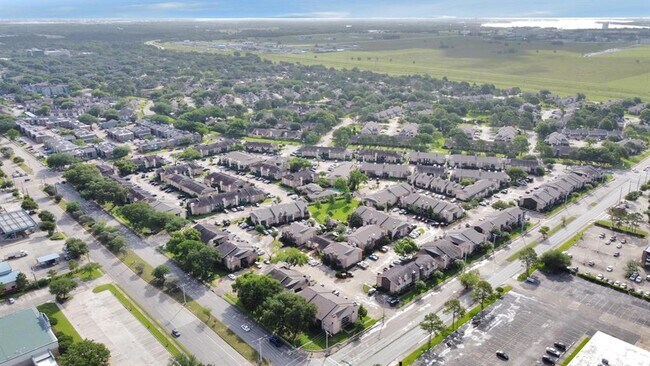 property at 1516 Bay Area Blvd