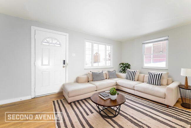 128 Bellwood Dr in Munhall, PA - Building Photo - Building Photo