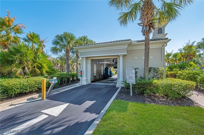 15108 Estuary Cir in Bonita Springs, FL - Foto de edificio - Building Photo