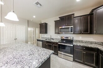 15817 W Lisbon Ln in Surprise, AZ - Building Photo - Building Photo