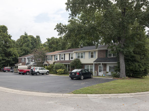 Hunters Trace Townhomes in Mount Pleasant, SC - Building Photo - Building Photo