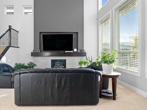 1460 Avondale St in Coquitlam, BC - Building Photo - Building Photo
