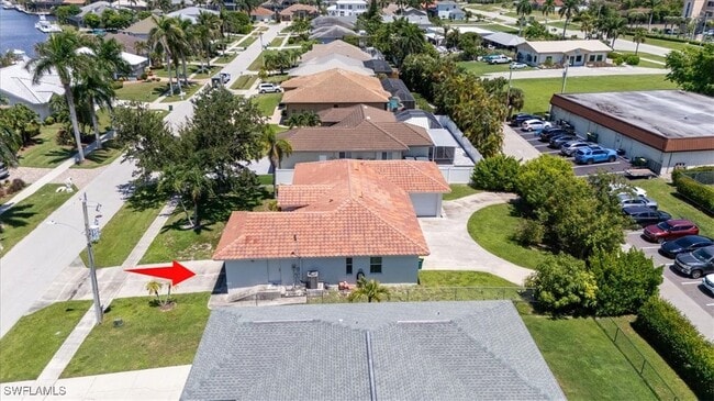 property at 1833 N Bahama Ave