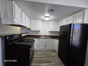 4765 Thunderbolt Ave in Las Vegas, NV - Building Photo - Building Photo