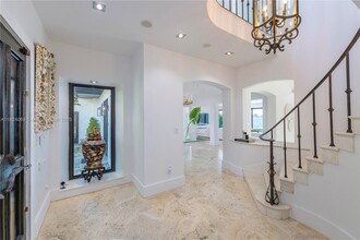 5328 N Bay Rd in Miami Beach, FL - Building Photo - Building Photo