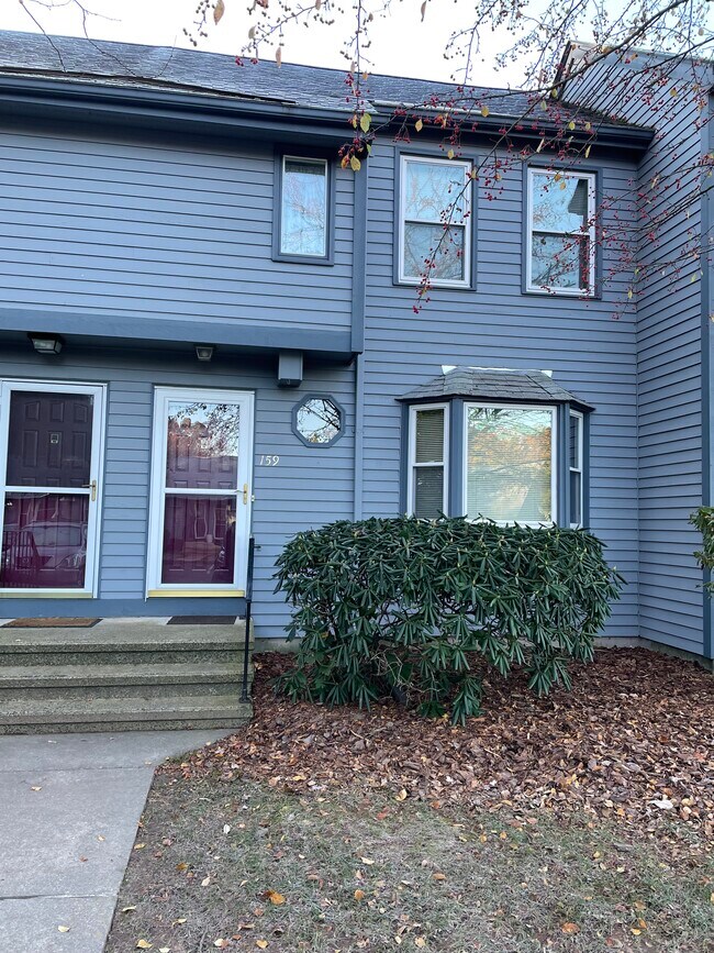 1 Abbott Rd Rentals in Ellington, CT