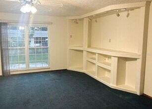 7410 Orangeview Cir in Lakeland, FL - Building Photo - Building Photo
