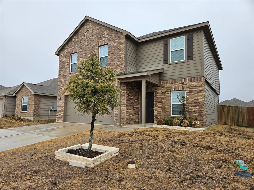 14320 Boomtown Wy in Elgin, TX - Building Photo