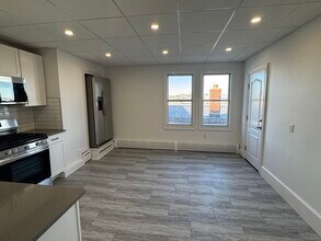 278 E Eagle St in Boston, MA - Building Photo - Building Photo