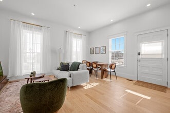 30 E Main St, Unit 2 in Westborough, MA - Building Photo - Building Photo