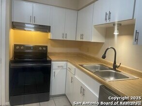 235 W Silver Sands Dr in San Antonio, TX - Building Photo - Building Photo