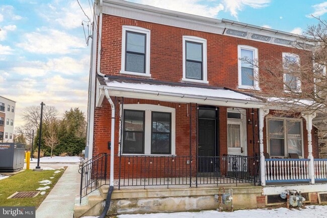 606 Summit Ave in Jenkintown, PA - Foto de edificio - Building Photo