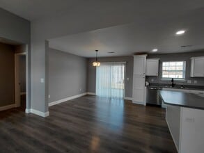 185 Andrews Dr in St. Robert, MO - Building Photo - Building Photo