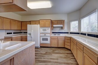 2812 E El Paso Ave in Fresno, CA - Building Photo - Building Photo