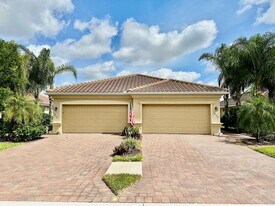 1823 Alameda Dr in Naples, FL - Building Photo