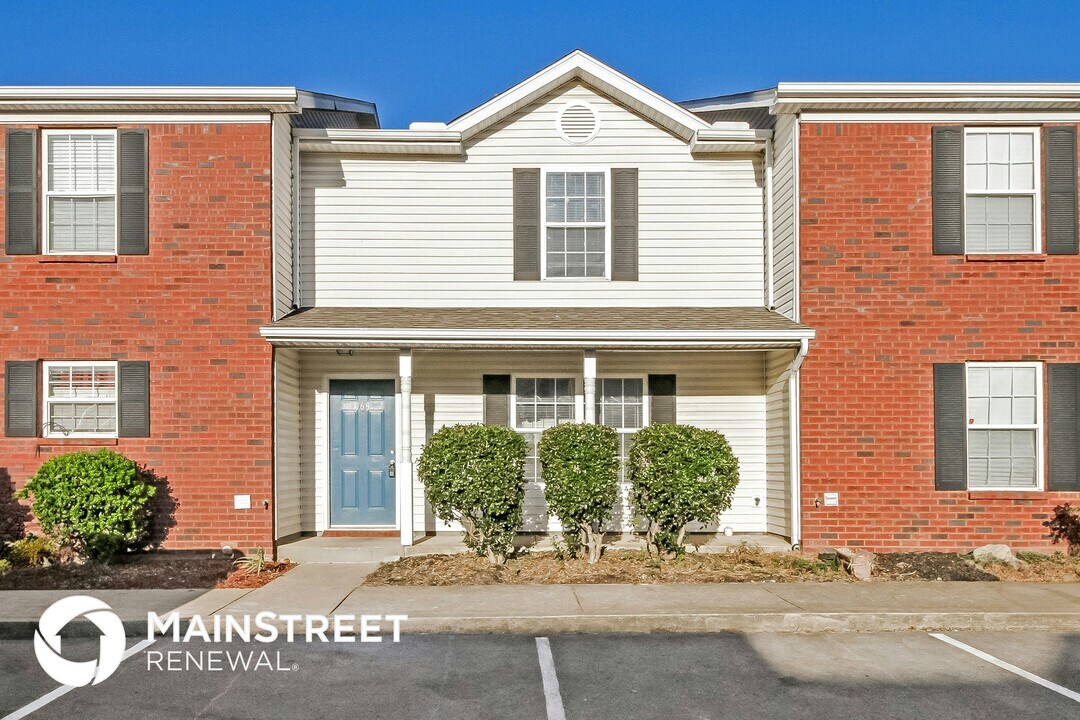 969 Evie Ann Ln in La Vergne, TN - Foto de edificio