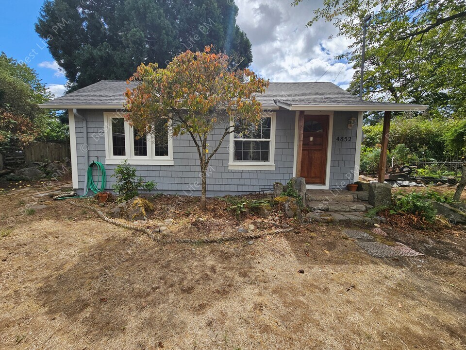 4852 NE Going St in Portland, OR - Building Photo