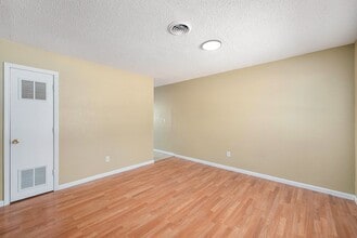 18856 E Wigwam Pl in Independence, MO - Building Photo - Building Photo