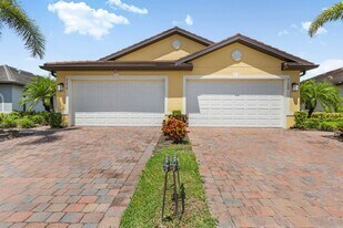 21008 Fetterbush Pl in Venice, FL - Building Photo