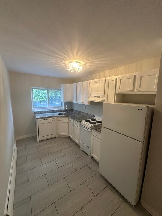63 Selkirk Rd, Unit 3 in Boston, MA - Building Photo