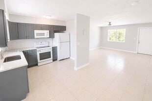 202 SW 27th Terrace in Fort Lauderdale, FL - Building Photo