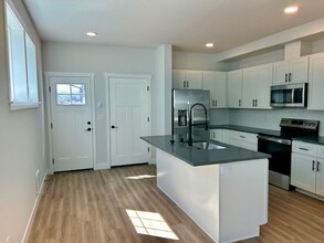 514 E Sunset Dr in Bellingham, WA - Building Photo - Building Photo