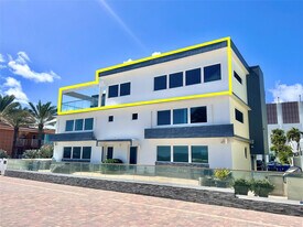 2203 N Surf Rd in Hollywood, FL - Building Photo