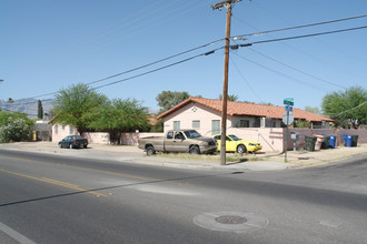 1802-1814 N Tucson Blvd in Tucson, AZ - Building Photo - Building Photo