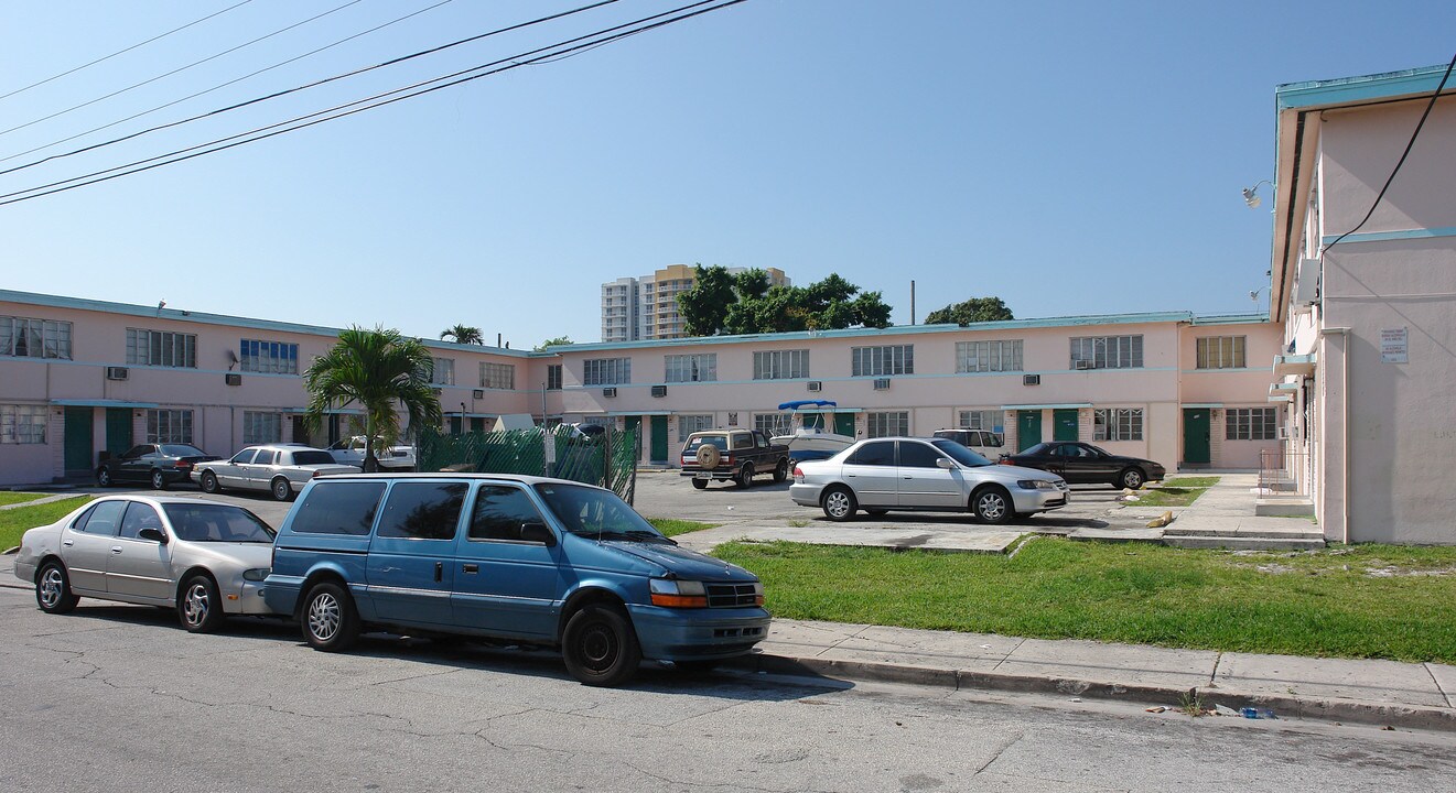 980 SW 6th St in Miami, FL - Building Photo