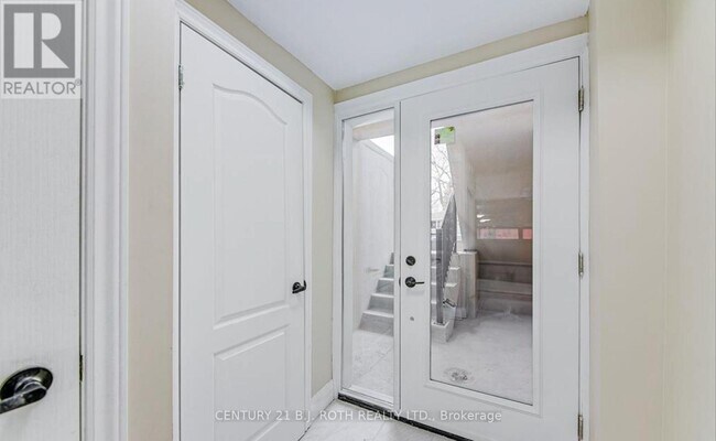 82 Peel St in Barrie, ON - Building Photo - Building Photo