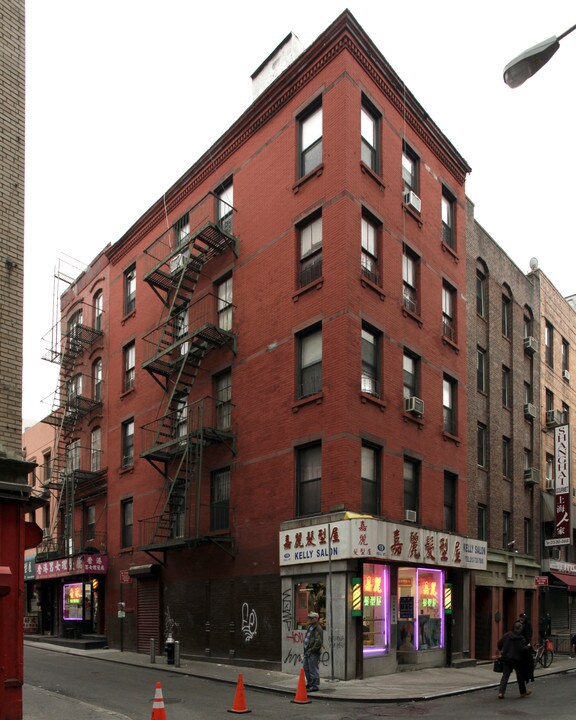 19 Pell St in New York, NY - Building Photo