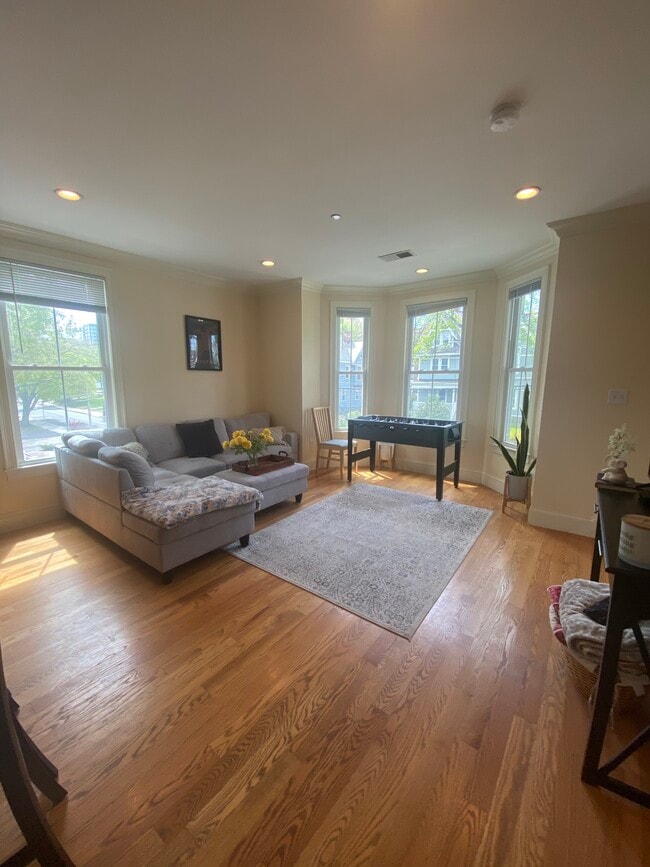 13 Sparhawk St, Unit 1
