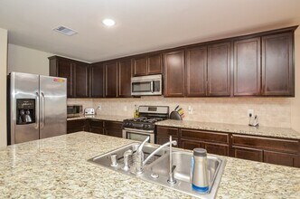 9426 Barton Crossing Ln in Richmond, TX - Building Photo - Building Photo