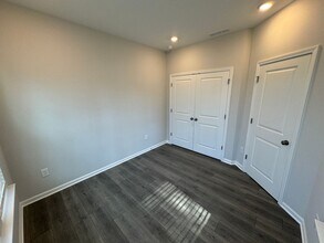 2422 Greshford Ln in Raleigh, NC - Building Photo - Building Photo