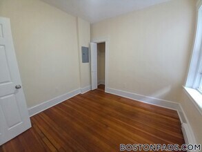 883 Huntington Ave in Boston, MA - Building Photo - Building Photo