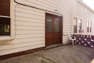 2040 Brownsville Rd, Unit Unit 1 in Pittsburgh, PA - Building Photo