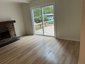 520 Kintner Rd in Kintnersville, PA - Building Photo - Building Photo