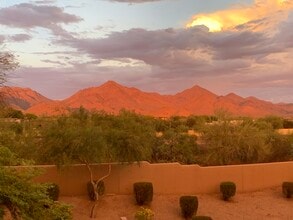 19475 N Grayhawk Dr, Unit 1108 in Scottsdale, AZ - Foto de edificio - Building Photo