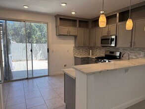 11462 Pyrites Way in Gold River, CA - Building Photo - Building Photo