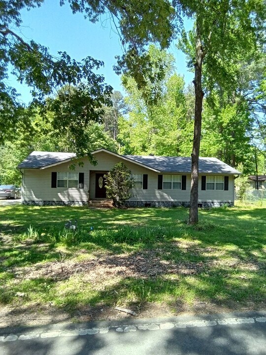 436 E McKinley Ave in Haughton, LA - Building Photo