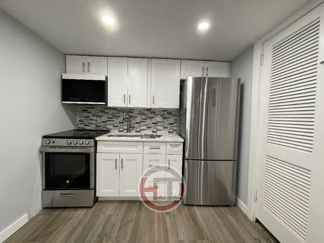 property at 1529 Dwight Pl