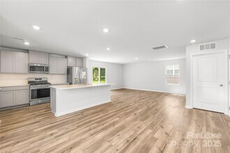 10132 Chatham Run Ln in Charlotte, NC - Building Photo - Building Photo