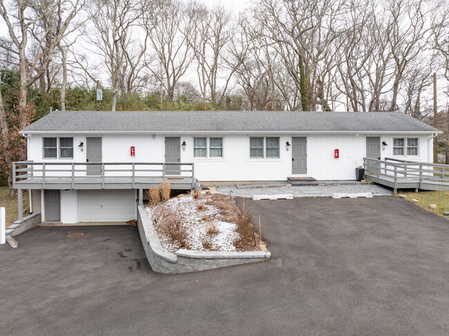 The Fieldstone at East Hampton in East Hampton, NY - Foto de edificio - Building Photo