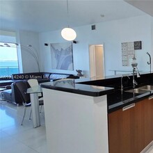 7901 Hispanola Ave, Unit 607 in North Bay Village, FL - Foto de edificio - Building Photo