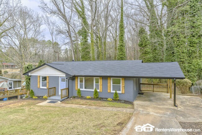 property at 2480 Rockcliff Rd SE